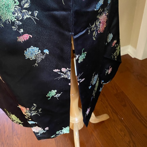 Vintage Hong Kong Dynasty Brocade Dress/Robe - Picture 6 of 15